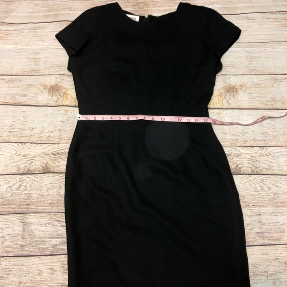 Maggy London Shift Short Sleeve Dress - Picture 5 of 8